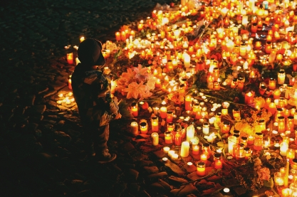 Prague prays for Paris from Bianca Dagheti via Flickr (https://www.flickr.com/photos/bianca96/22620153068/in/photolist-7jDmJ6-brR2WL-6aVEeG-Apb22-oAmZPZ-LLDQLx-B5xDjf-AsScr7-KKBUo-5UuM2u-awmTeL-6Z4DJA-bEKS4X-brQZJL-3S29eN-bEKSWg-4fjo87-bEKTYx-iheoF7-3w76n-brR2u3-5neGAv-6vLPgx-A8eXDQ-BcREG7-A9NBne-B7h5pz-A9z3zs-B3SinQ-A9noiQ-RsDhom-As9C6S-B5RtH4-B2VcKh-AutExX-B5dhoi-Ask7Ta-B6D7GP-brR1zu-6YZDEr-5BVKjk), cc (https://creativecommons.org/licenses/by/2.0/)